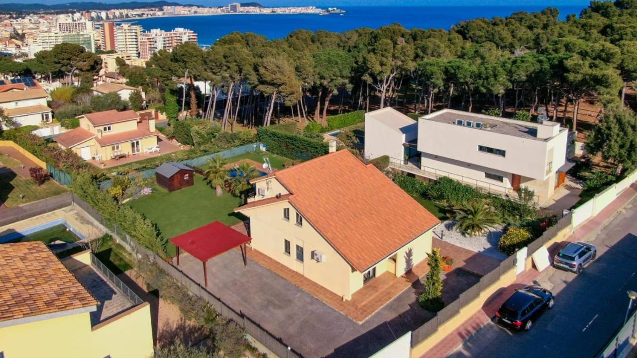 Luxury Villa Near the Sea