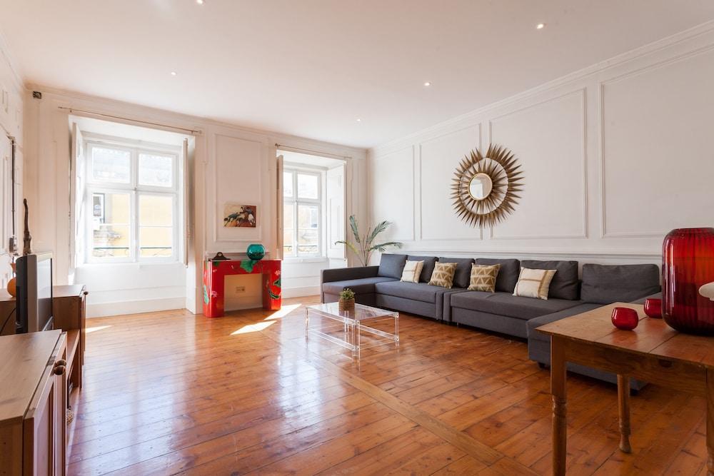 Tejo Vintage Three-Bedroom Apartment - by Lu Holidays