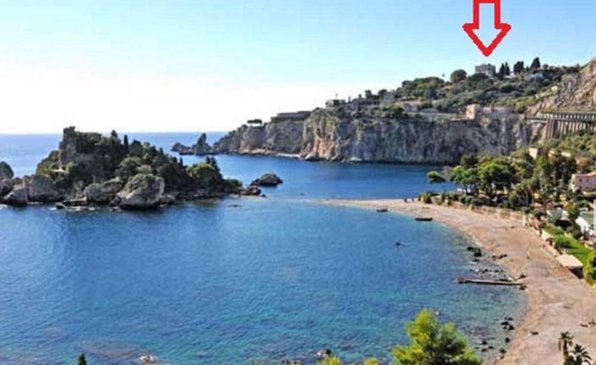 Taormina Suite Mon Repos 1