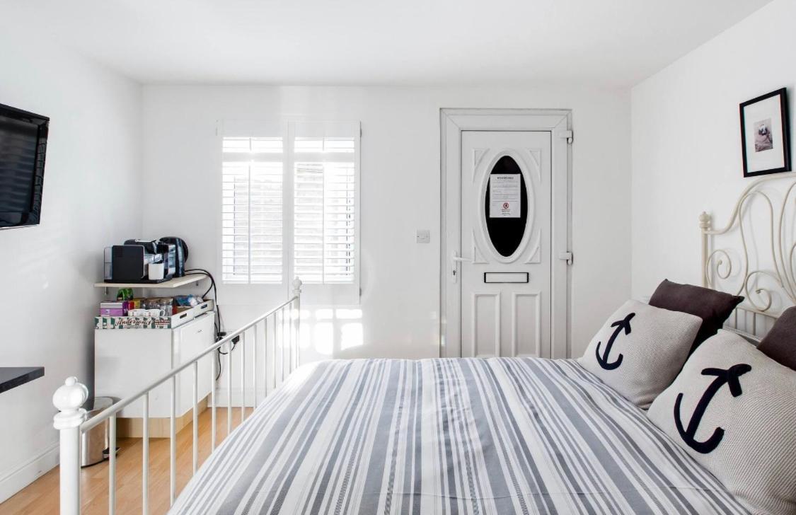 Studio, Private, Independant Entrance, Central, Battersea Park 1