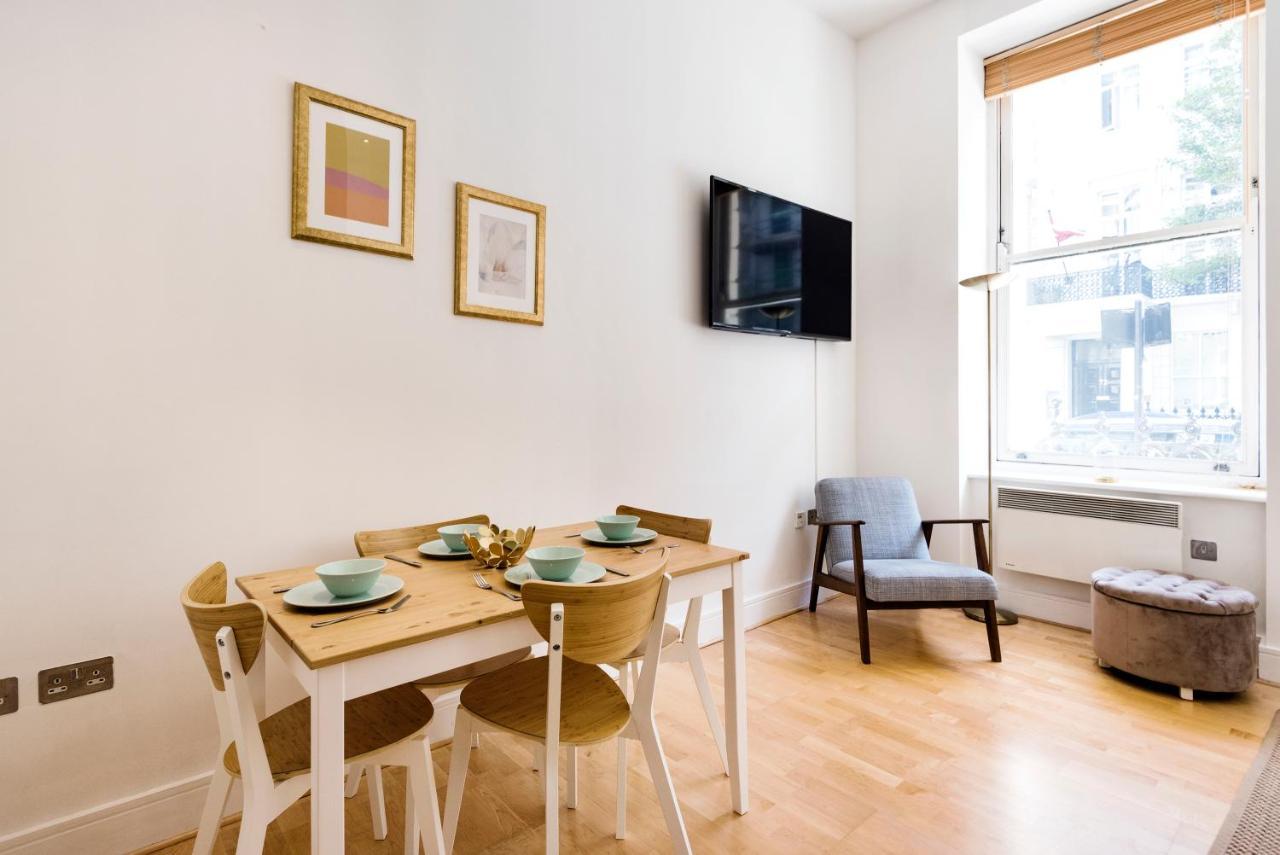 Stylish Hyde Park Apartment 1