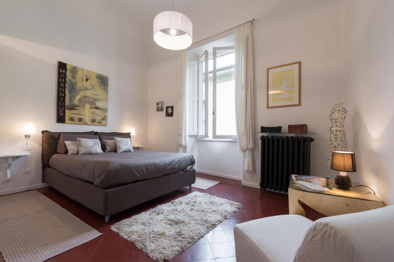 Old Bridge: Historical And Chic Apartment
