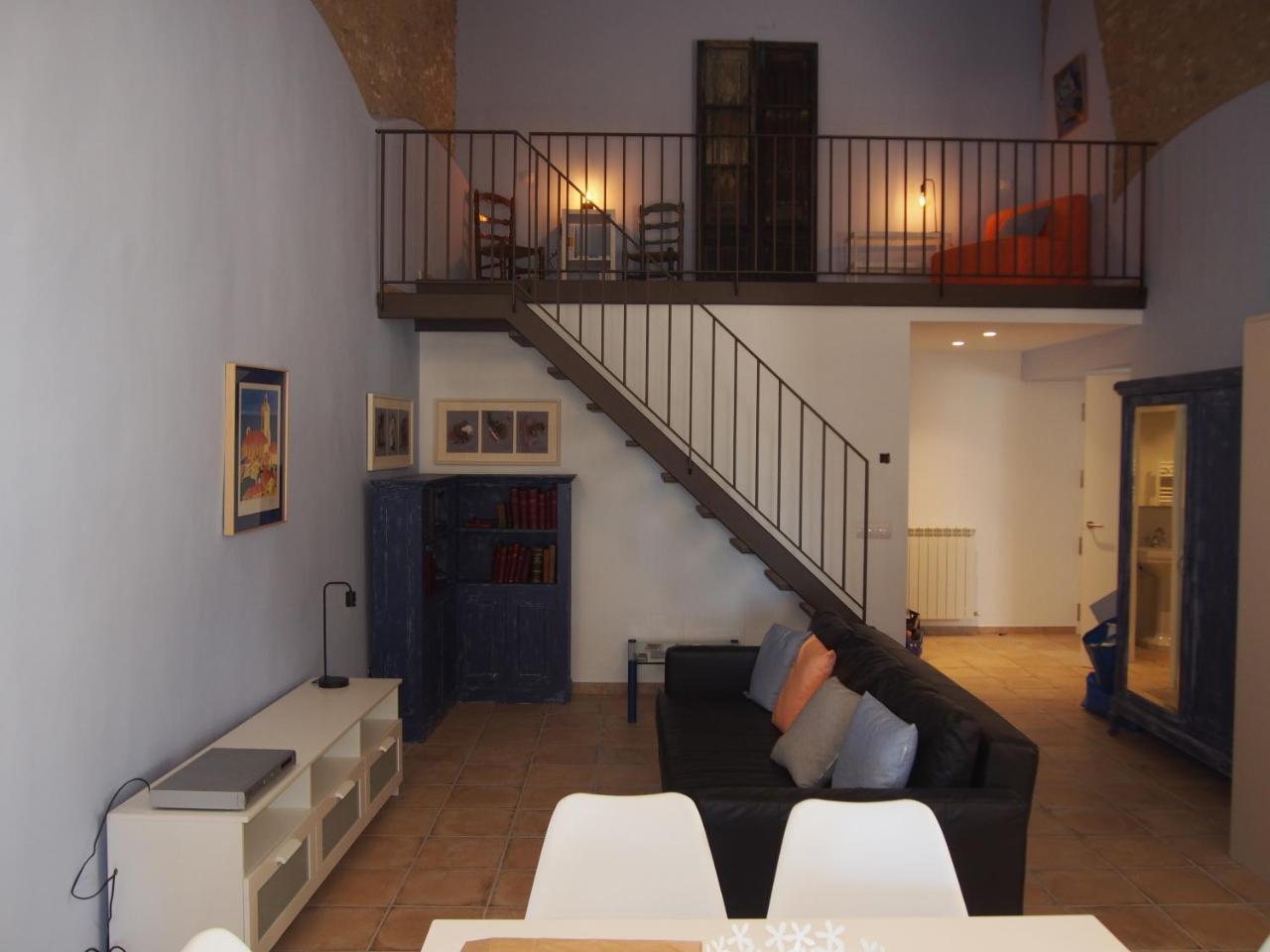 Placa Major 17 2n 2a Apartament Al Centre de Banyoles