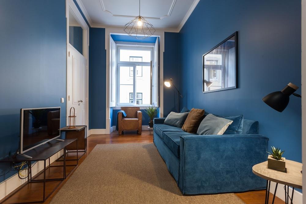 Baixa Vintage Three-Bedroom Apartment - by Lu Holidays