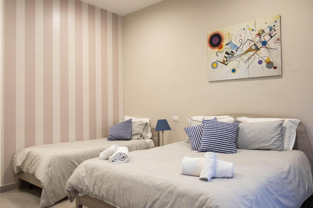 B&B Bovio Square XIV 1