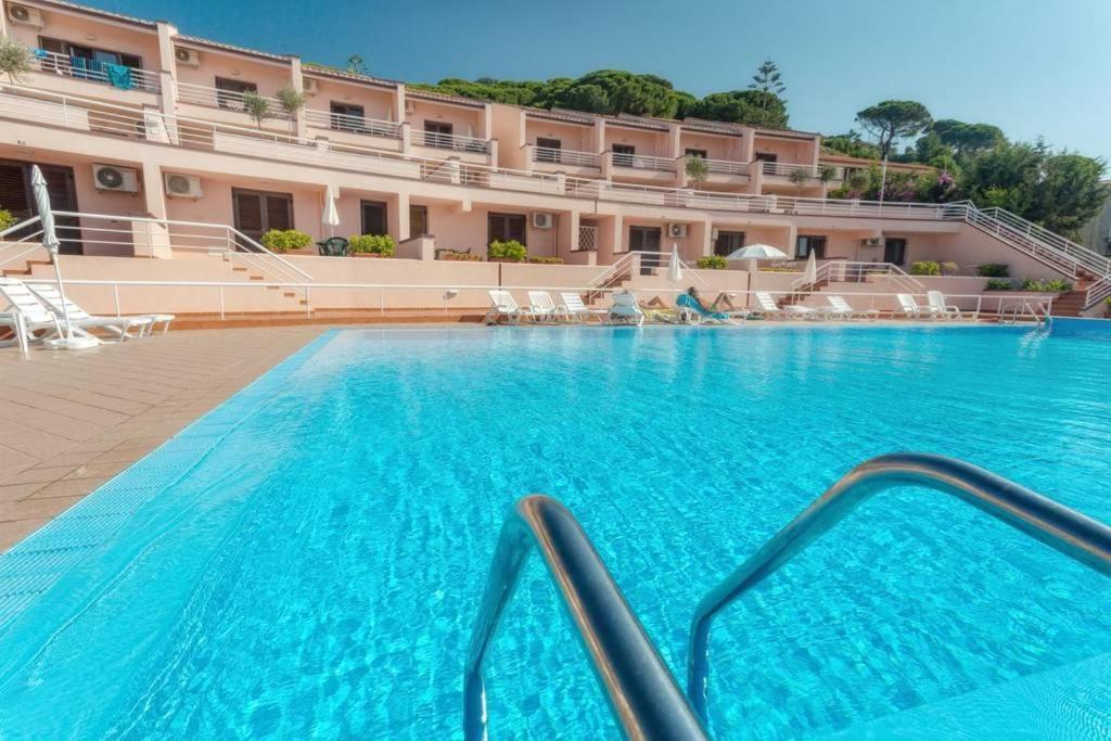 Cefalu Begonie House 1