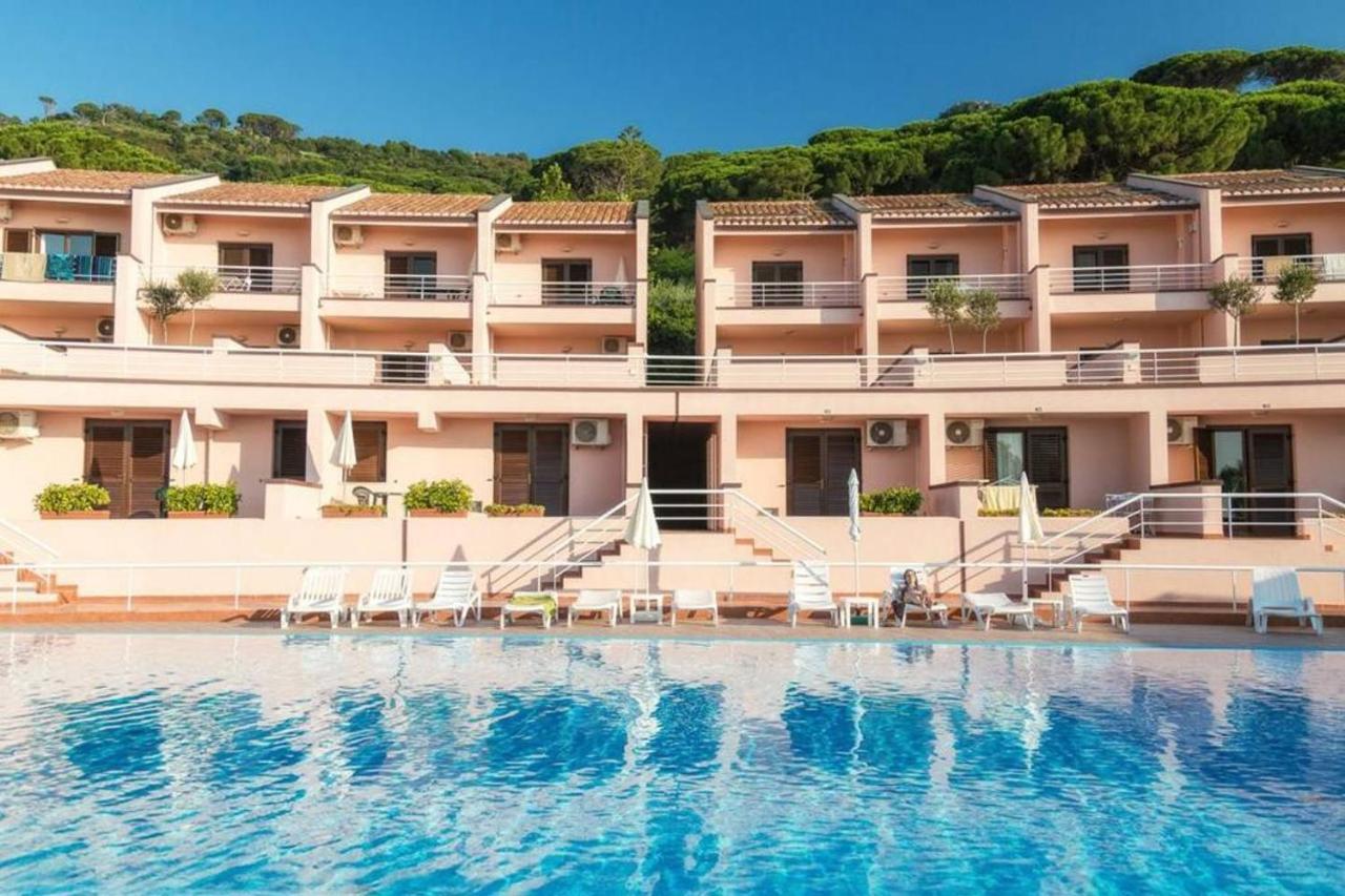 Cefalu Begonie House 2