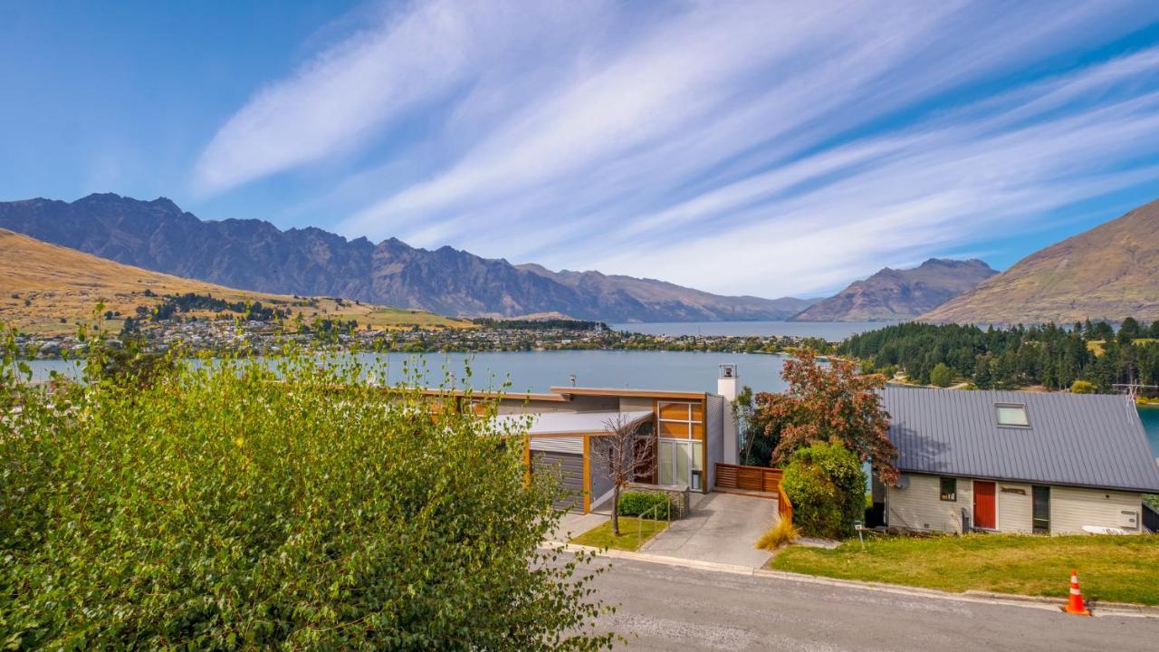 Earnslaw Central Views B 2