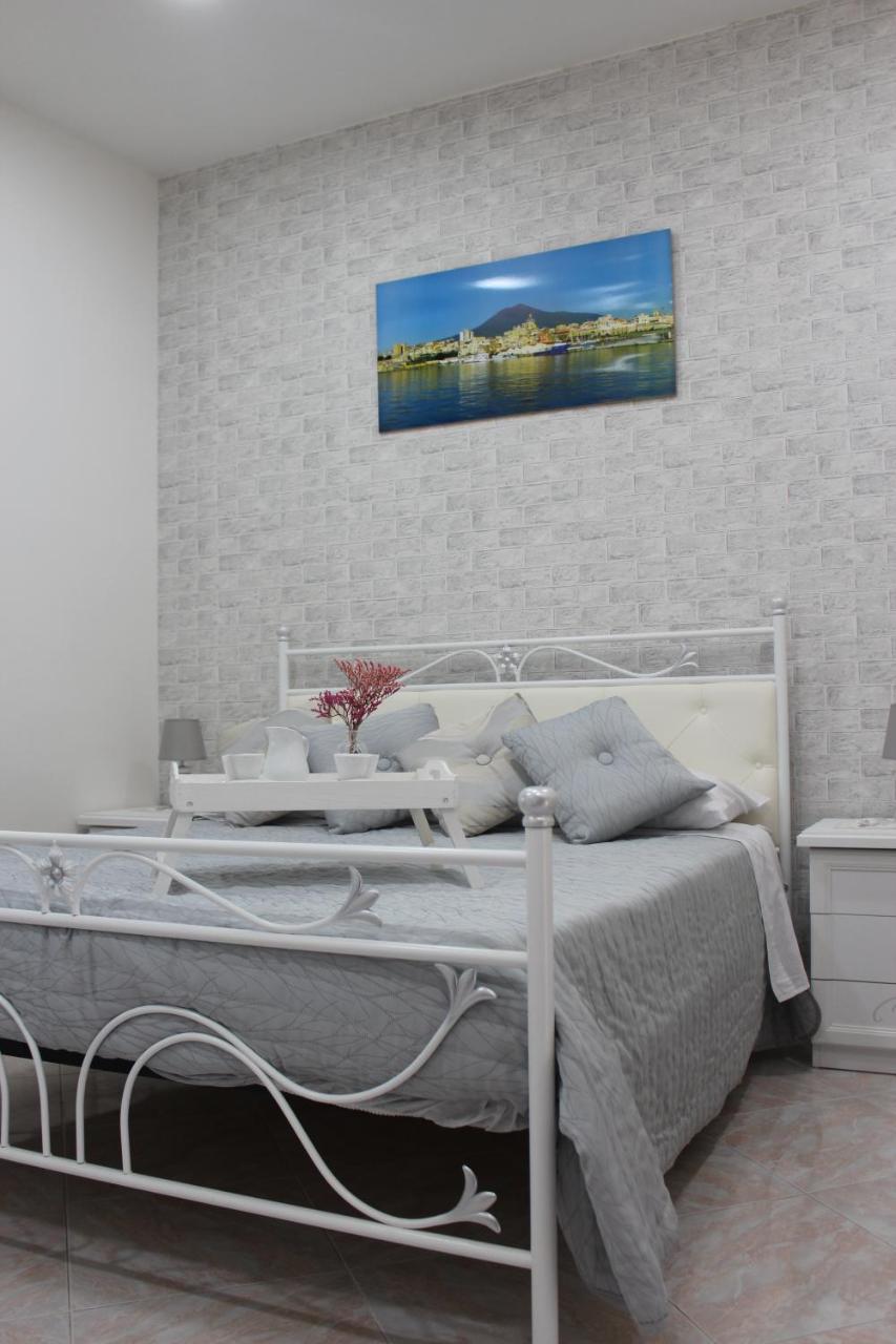 B&B Vesuvian Stone