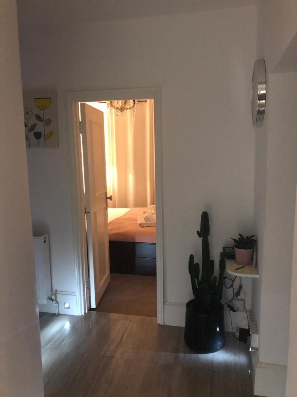 2 Bedroom Apartment Close To Camden Town 2