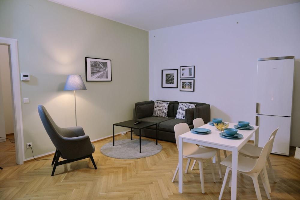 Jimmy's Apartments Suites