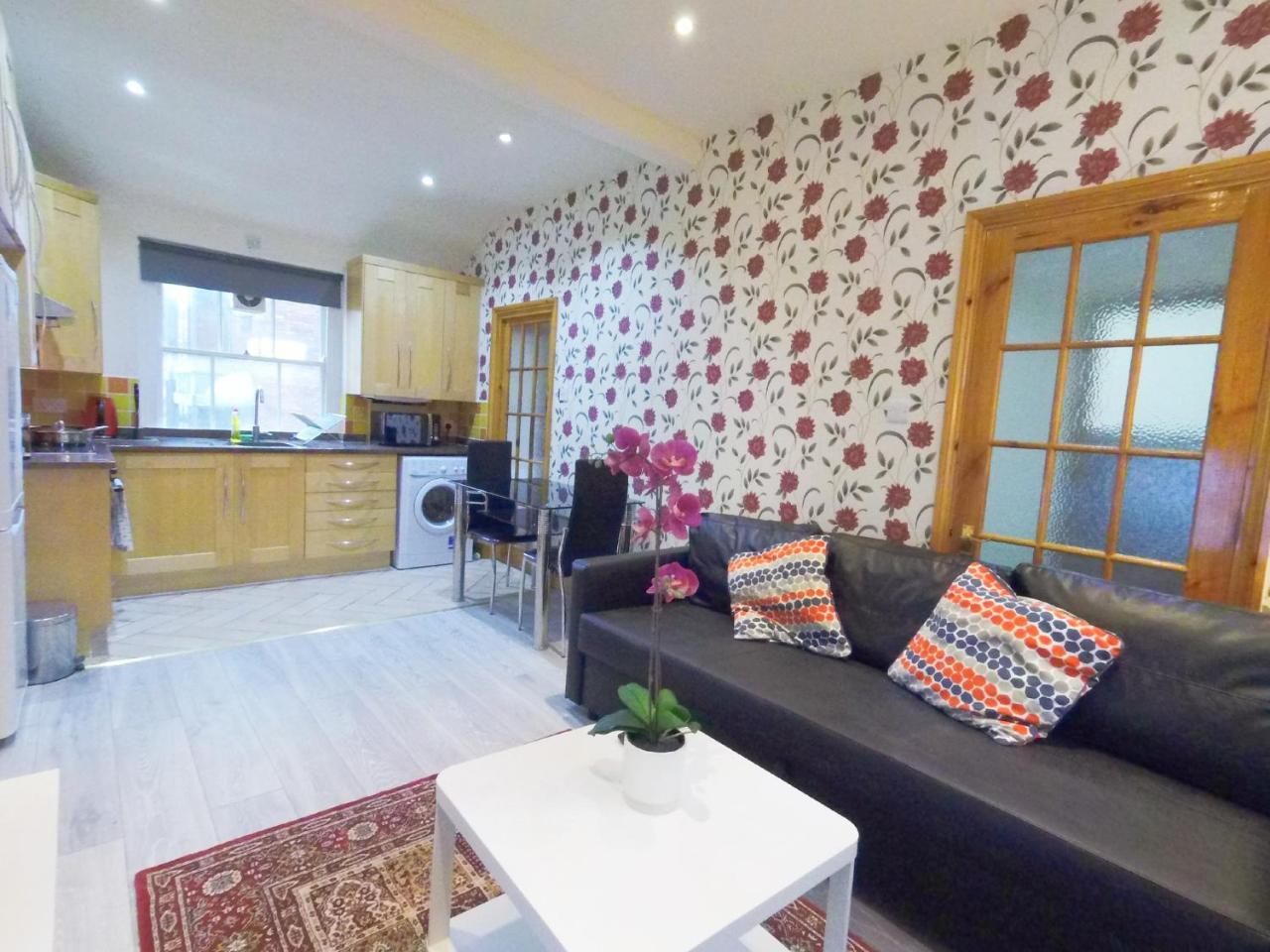 Flat 2, 6 Tauton Mews in Marylebone 1