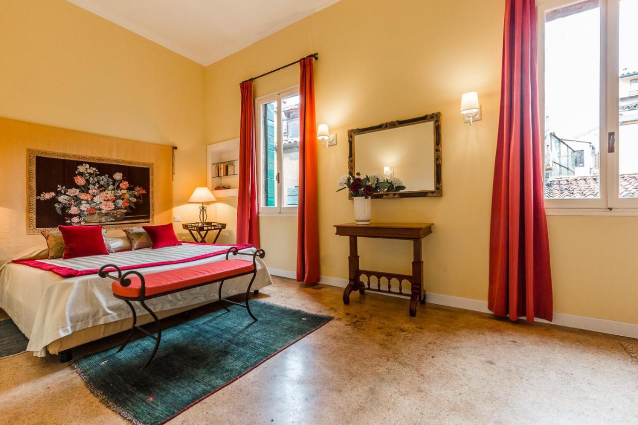 Ca' Grassi 1 Venetian Apartment 1