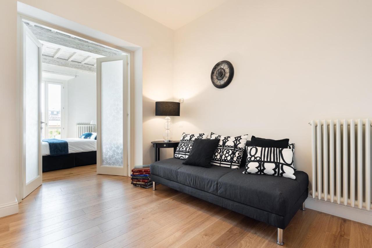 Lovely Apartment with Balcony 2
