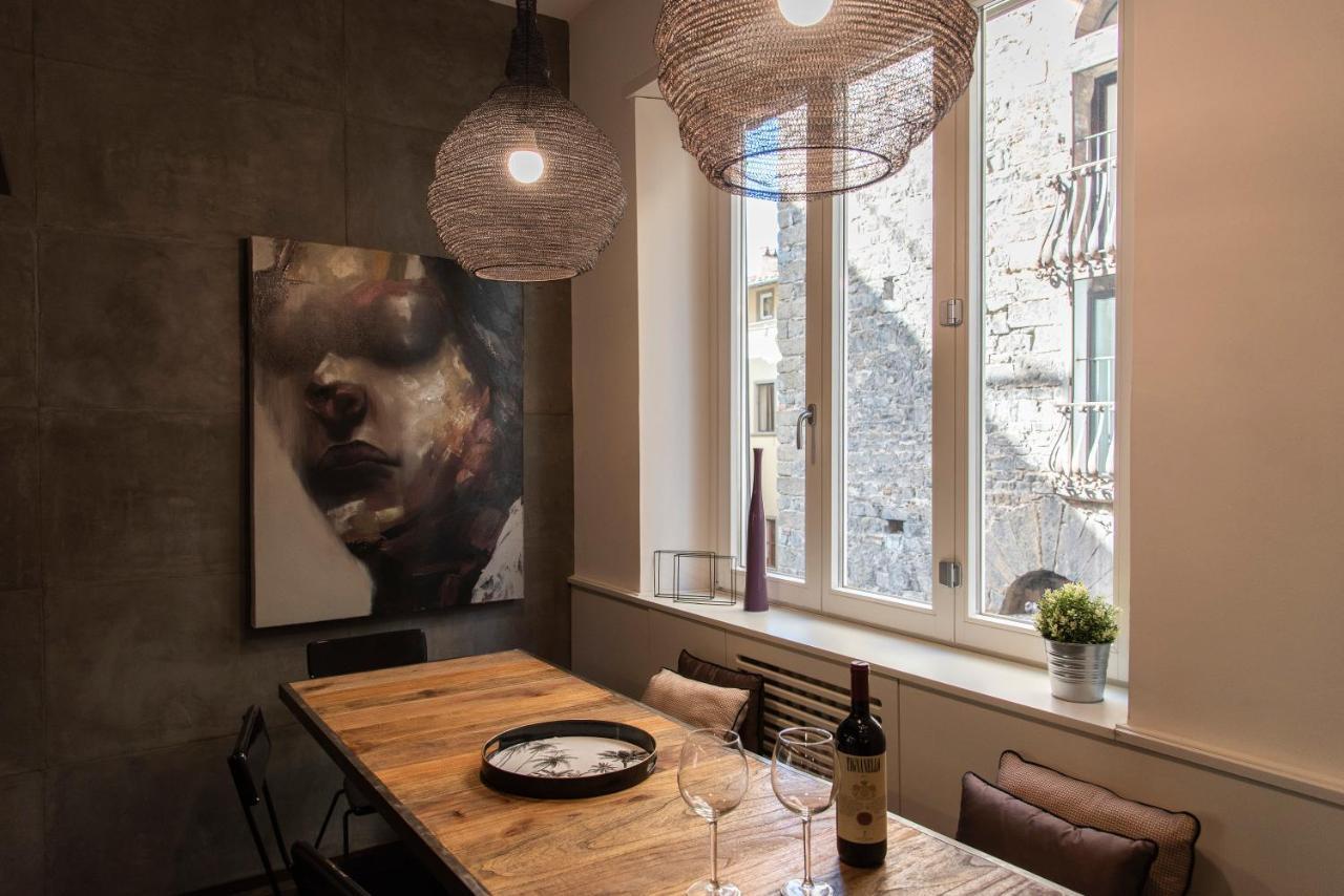 Ponte Vecchio Luxury And Stylish Apartment 1