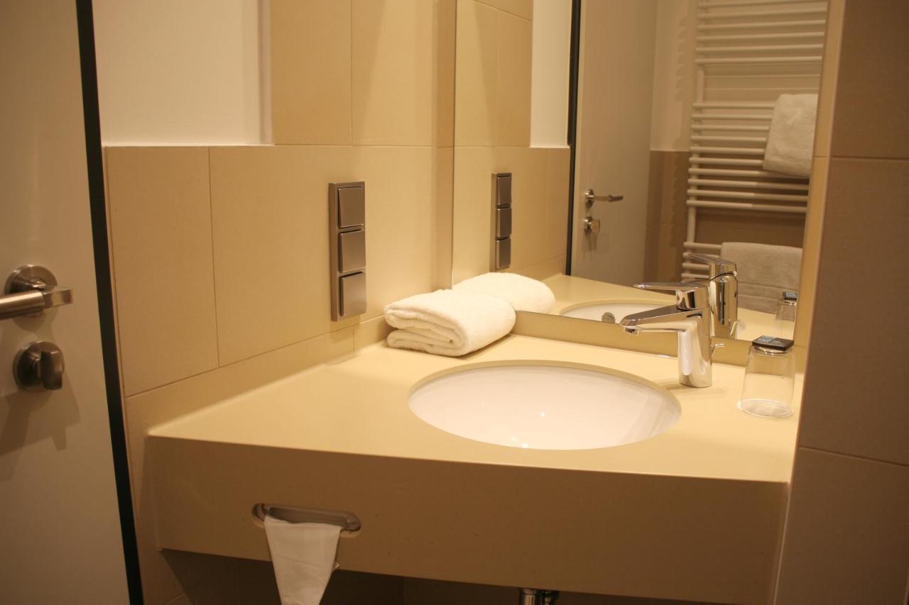 Augusten Hotel 2