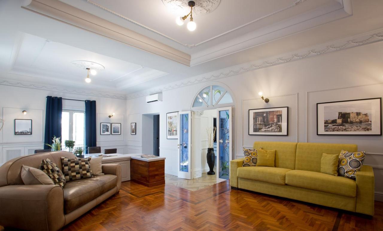 Stylish Apartment in the Center of Naples by Wonderful Italy 2