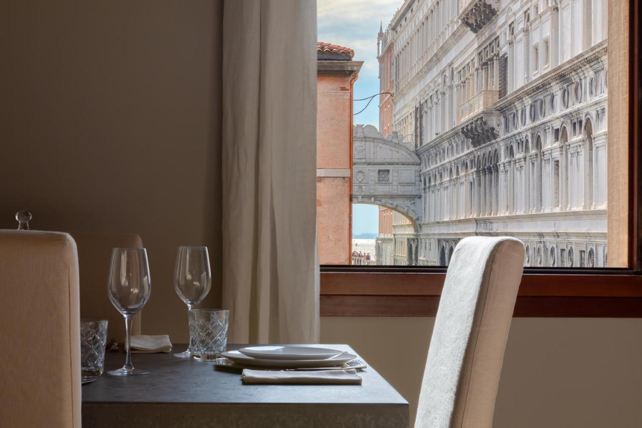 Bridge of Sighs Luxurious Apartment 2