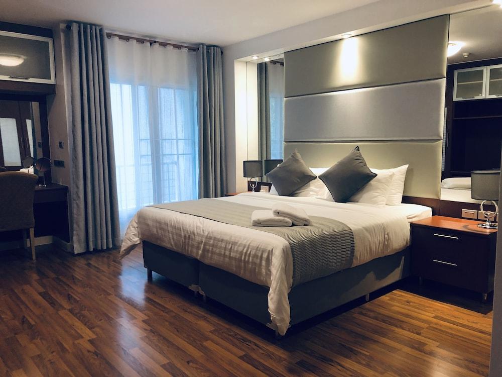 Jj Suites - Your Home on 11 2