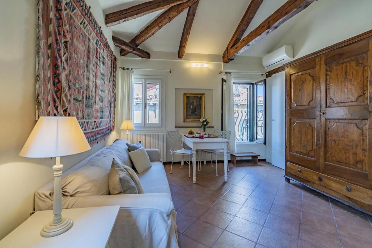 Lo Squero 3 Apartment with Balcony in Dorsoduro 2