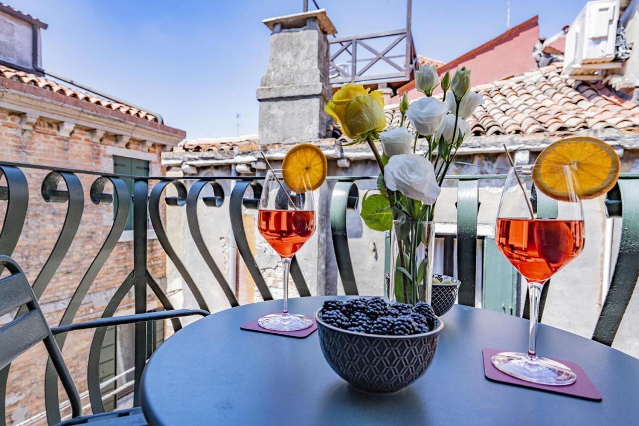 Lo Squero 3 Apartment with Balcony in Dorsoduro 1