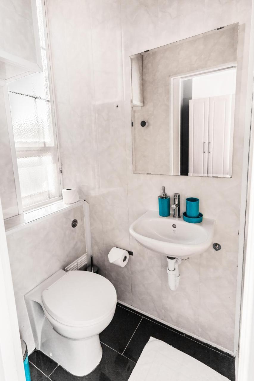 Private En-Suite Room @ Liverpool Street, Brick Ln 2