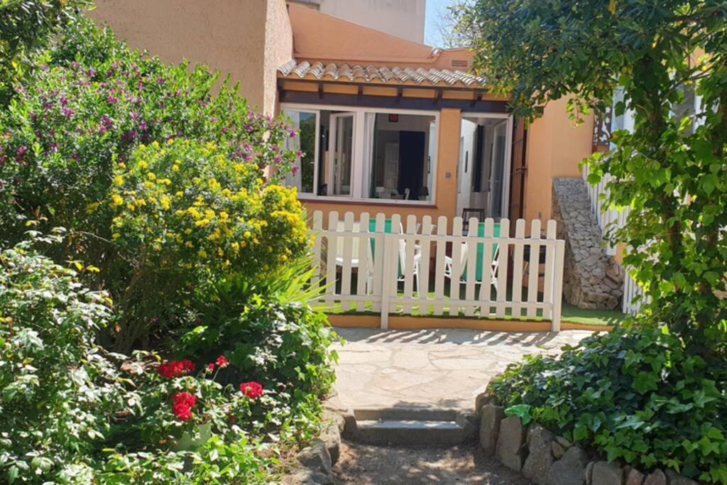 Casa Con Jardin a 35 Metros de la Playa. Br.