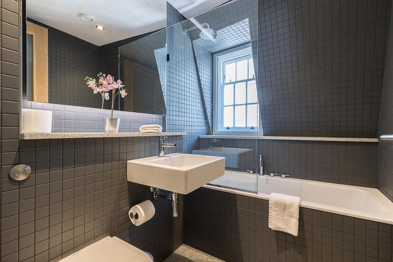 Stylish Stays by Russel Square 1