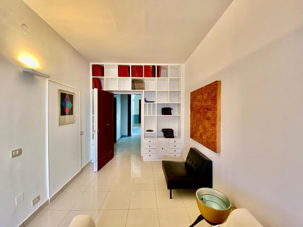 Un Posto Al Centro (Adults Only) 1