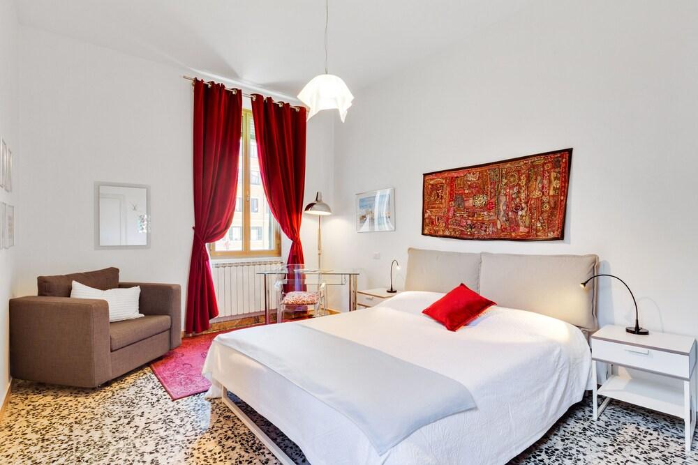 Cozy Apartment with Garden in Dorsoduro 1