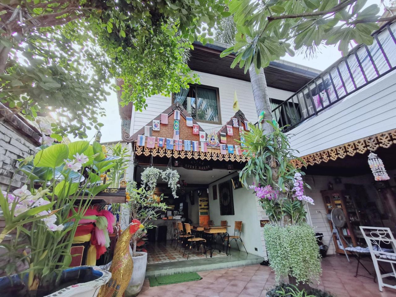 Tavee Guesthouse