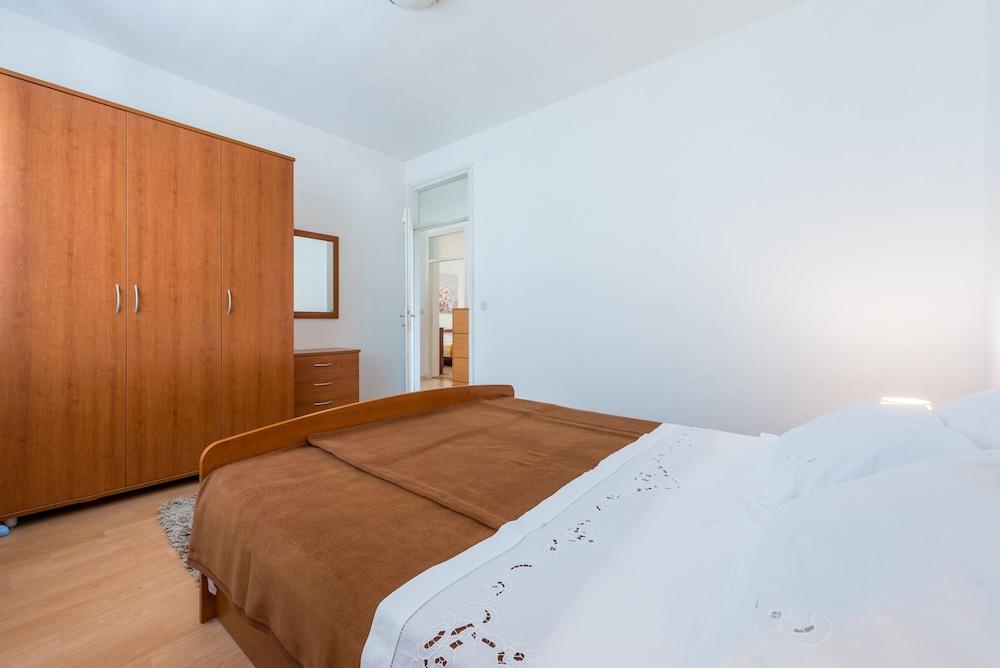 Apartment Lena 2
