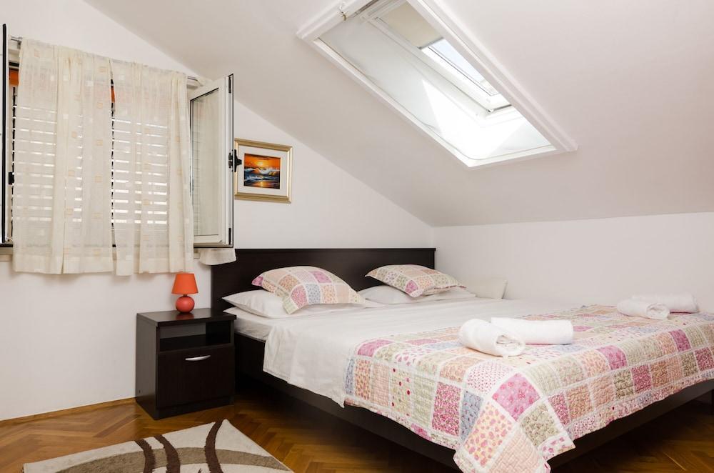 Apartment Mala Ana