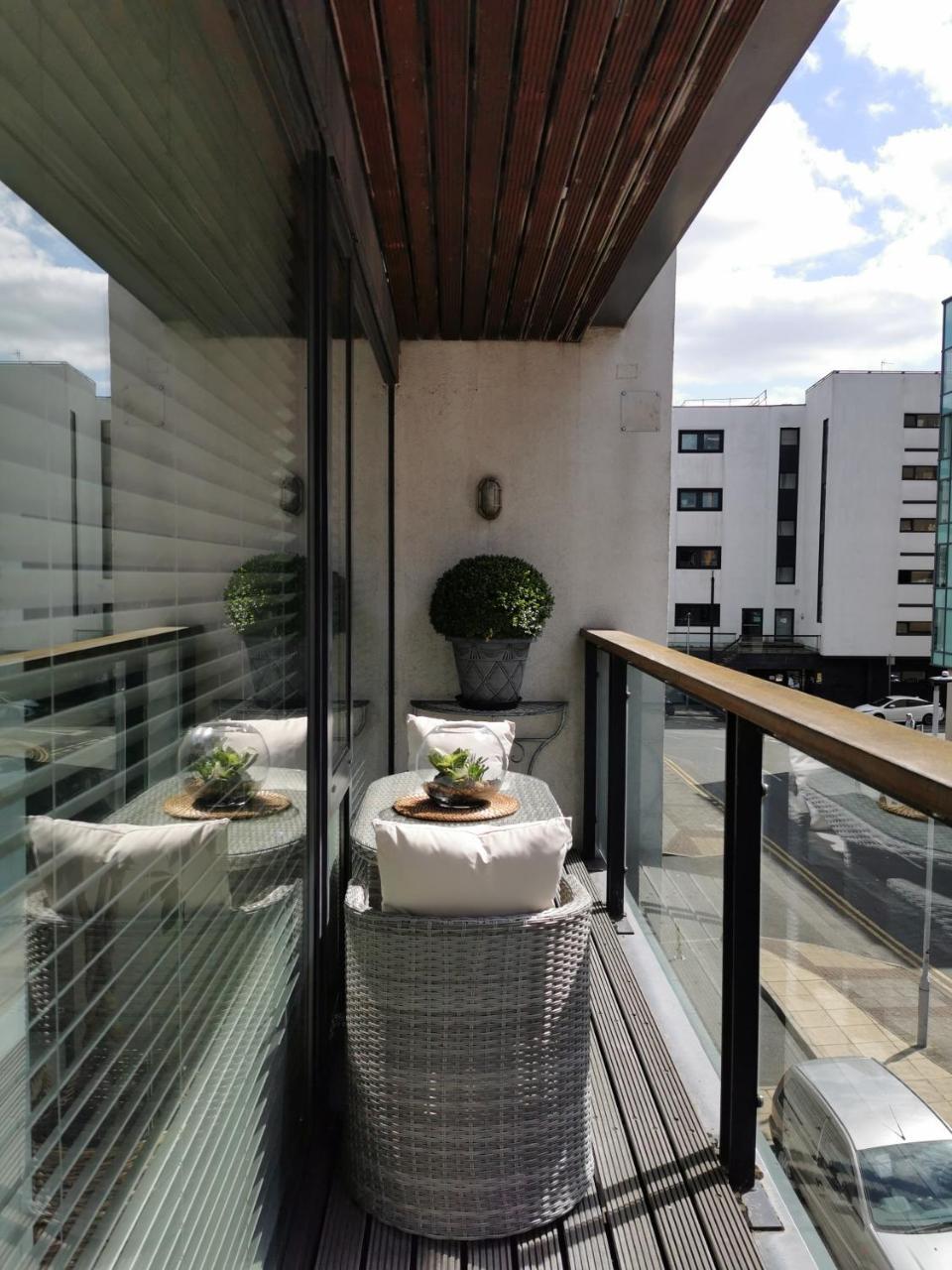 Award Winning 2023 Luxury Holiday Rental Apartment Stratford London 1