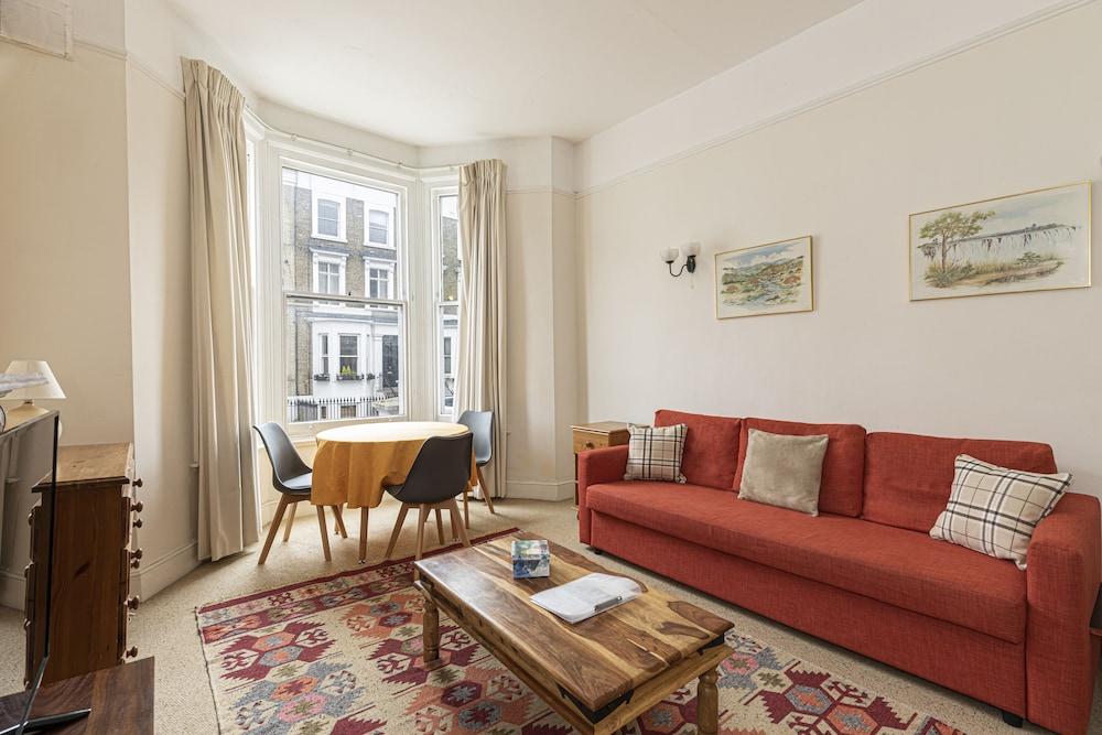 Joivy Charming 1 Bed Flat, Sleeps 4 1