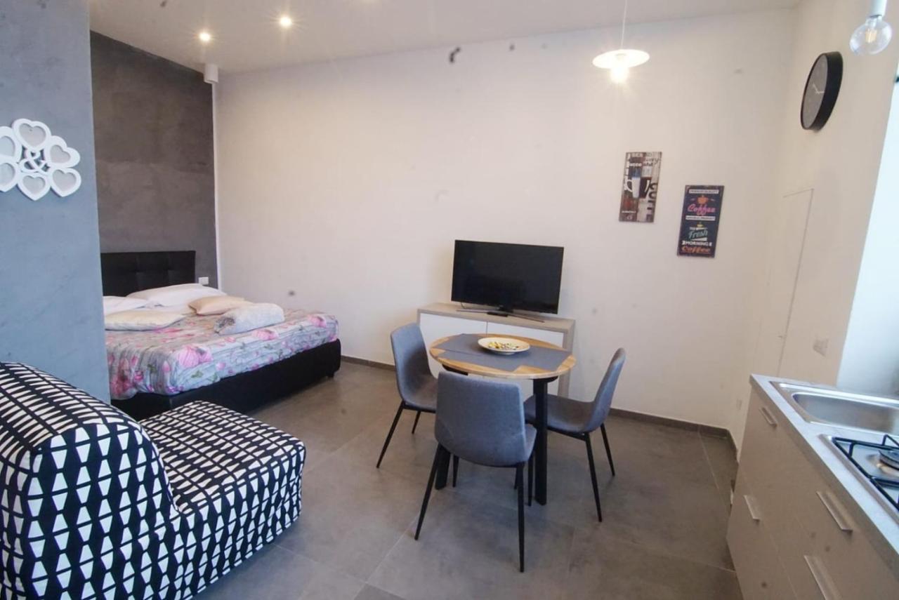 Holiday House 2