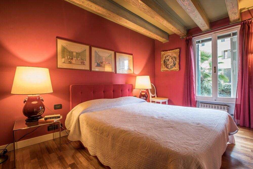 Ca' Carmini with Private Garden 2