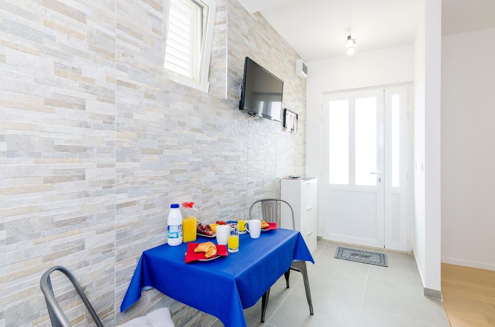 Miracle Apartments