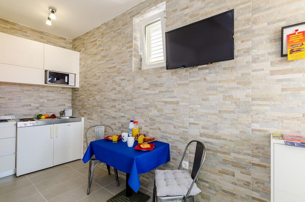 Miracle Apartments 1