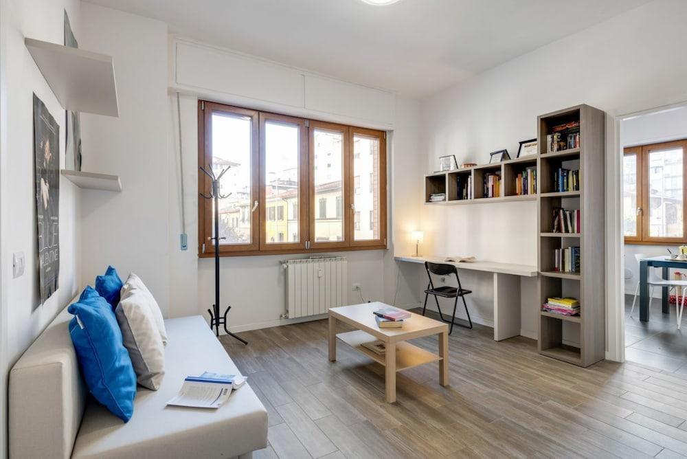 Lulli Bright And Cozy Flat 