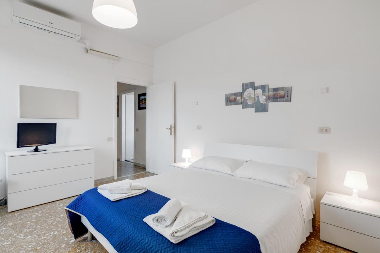 Lulli Cozy Apartment with Balcony 1