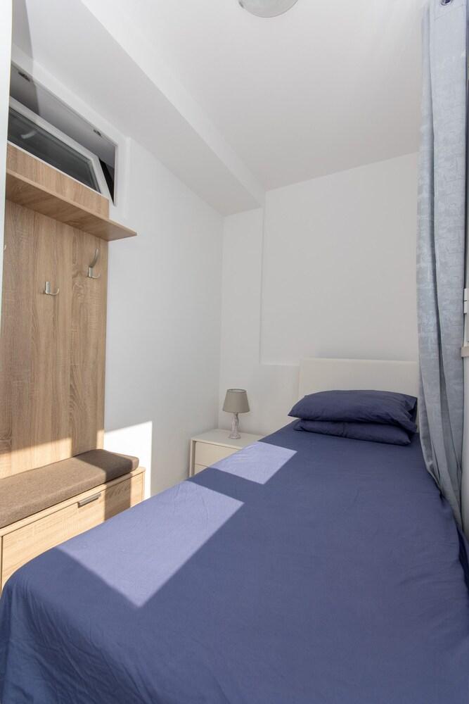Canuck Apartment 2