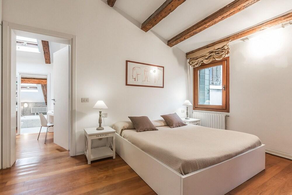 Ca' Malvasia Terrace 1