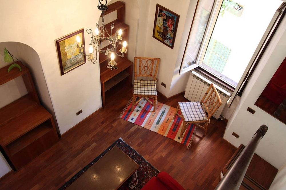 Cozy Apartment in the Historic Centre of Bellagio 1
