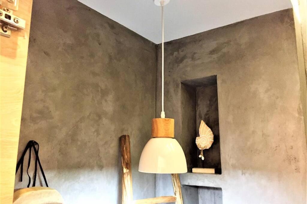 Cosy Industrial Style Little Home Just 5minutes From Waterfront 2