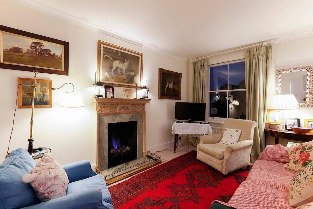 Joivy Attractive Chelsea Apartment Sleeps 4