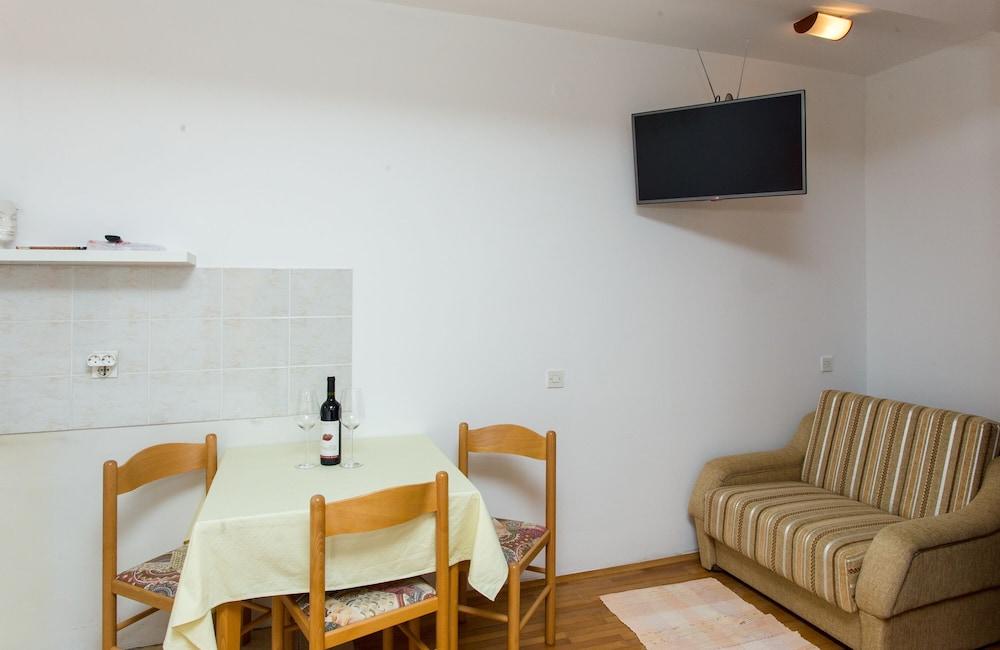 Apartment Dorina 1
