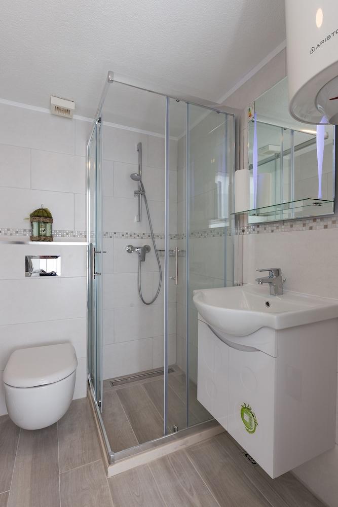 Apartments Pomet 1