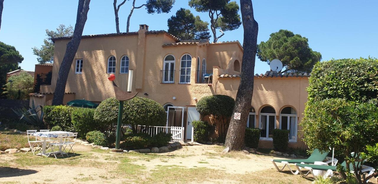 Casa Con Jardin a 30 Metros de la Playa. At.