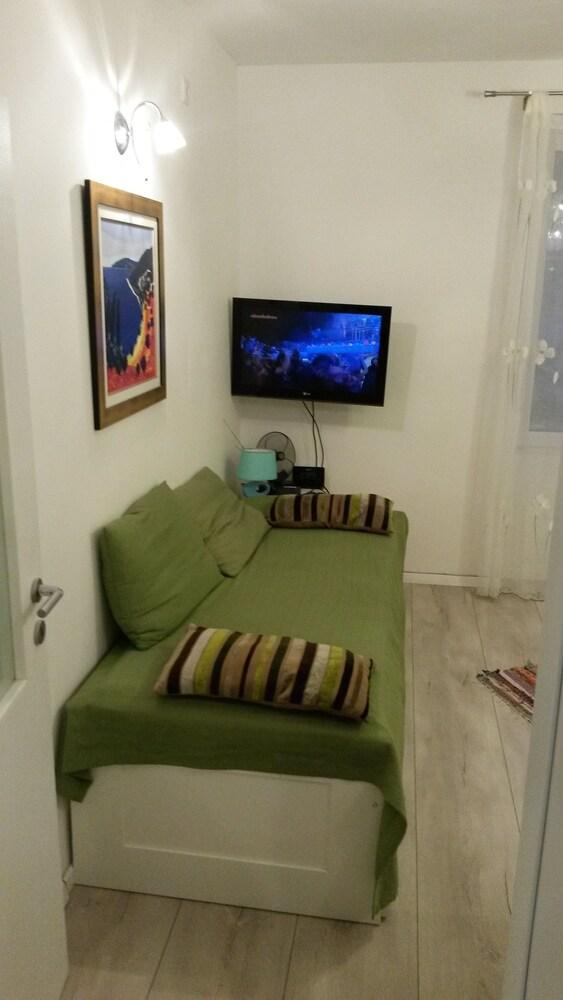 Luka Apartment 1